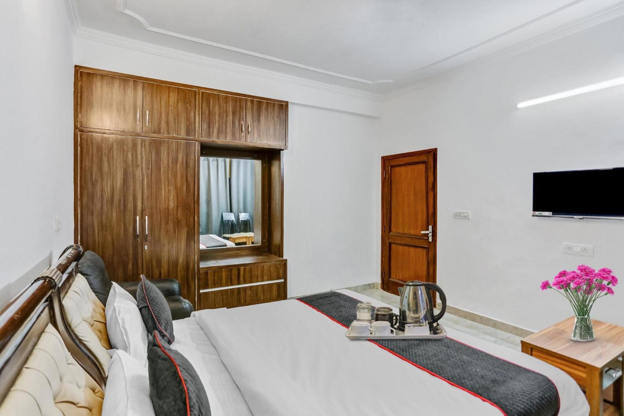 Townhouse Metro Inn Residency Near Iskcon Temple Noida Indirapuram Luaran gambar